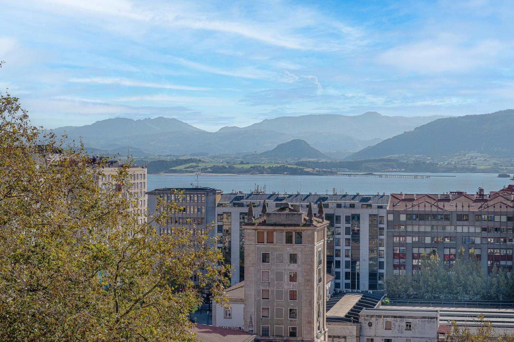 Apartamento En El Corazon De La Ciudad Junto A Las Estaciones Santander Luaran gambar